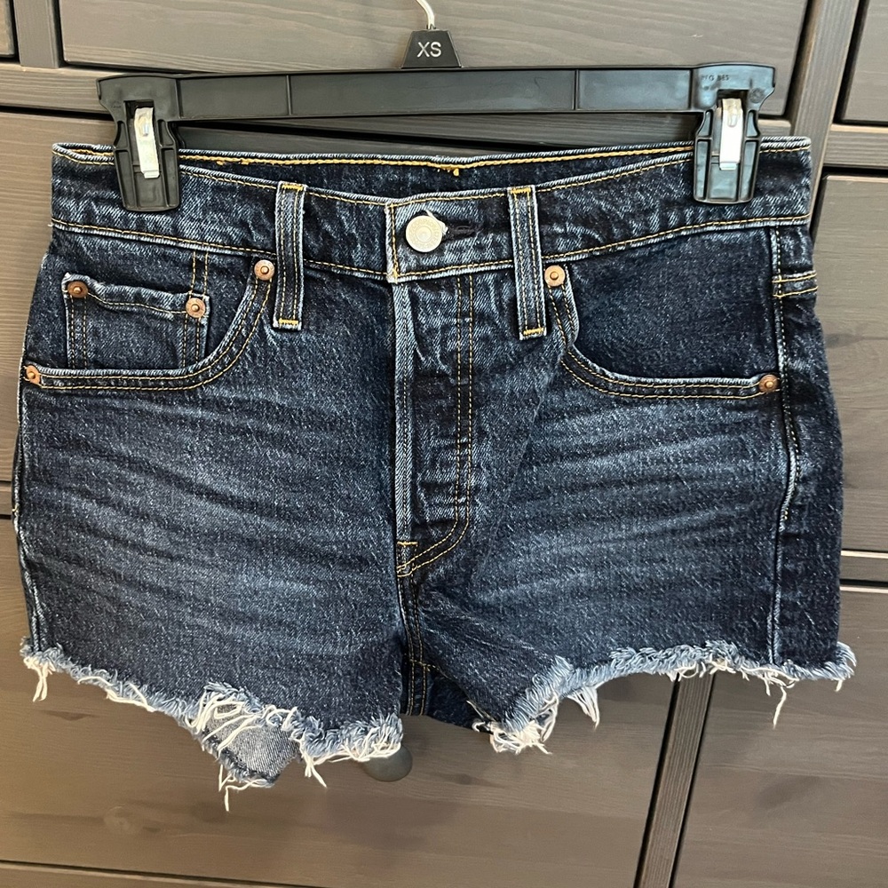 Levi 501 W25 shorts